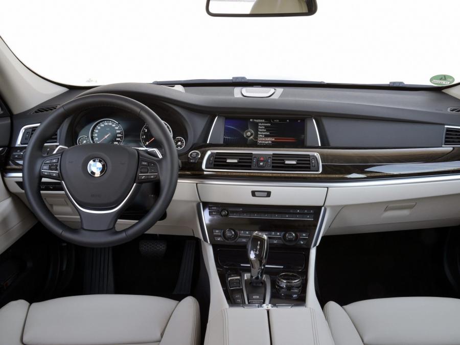  BMW 535i Gran Turismo Luxury Line 2013 года  (фото 2 из 16)